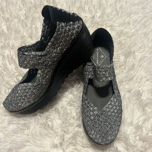 St. Johns Bay woven silver wedges size 6.5